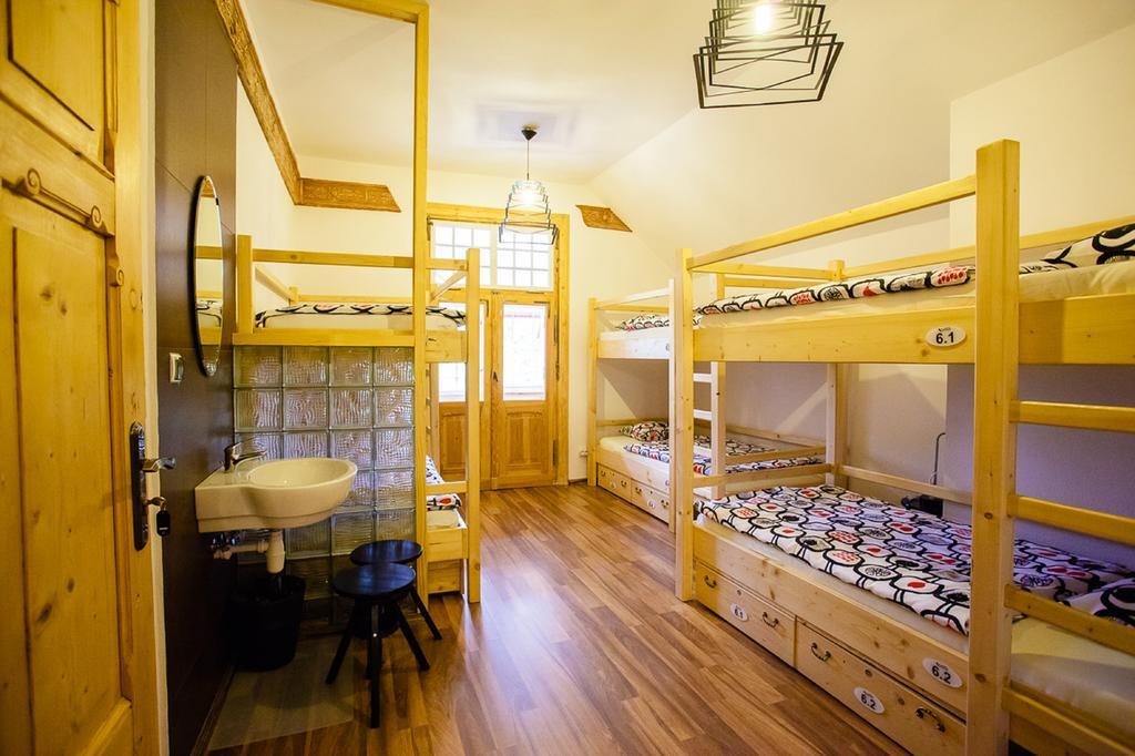 Hostel Krokus カルパッチ エクステリア 写真